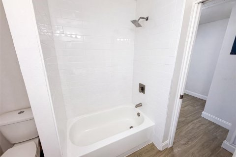 Villa ou maison à vendre à Orlando, Floride: 2 chambres, 138.98 m2 № 2224997 - photo 12