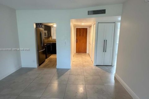 Copropriété à louer à West Palm Beach, Floride: 2 chambres, 85.1 m2 № 1996811 - photo 3