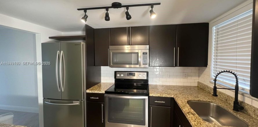 Condo à West Palm Beach, Floride, 2 chambres  № 1996811