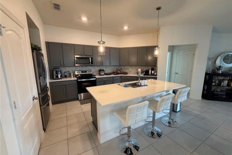 Villa ou maison à louer à Winter Haven, Floride: 4 chambres, 186.18 m2 № 2386524 - photo 5