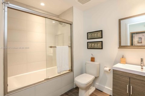 Condominio en venta en Miami, Florida, 1 dormitorio, 95.6 m2 № 1825767 - foto 18