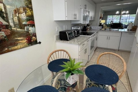 Condo in Sarasota, Florida, 2 bedrooms  № 1840511 - photo 10