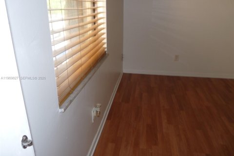 Condominio en venta en Miami, Florida, 2 dormitorios, 84.17 m2 № 2030643 - foto 16