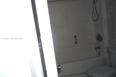 Condominio en venta en Miami, Florida, 2 dormitorios, 84.17 m2 № 2030643 - foto 20