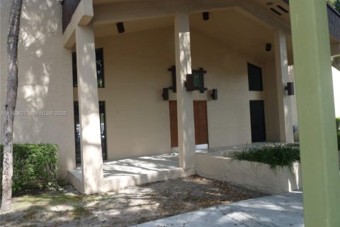 Condominio en Miami, Florida, 2 dormitorios  № 2030643