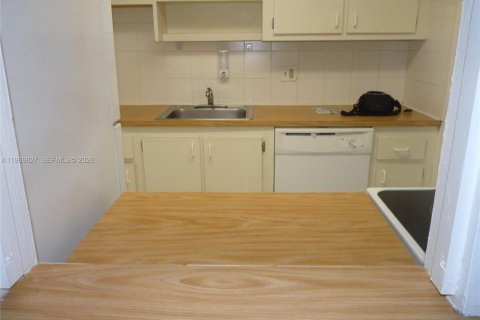 Condominio en venta en Miami, Florida, 2 dormitorios, 84.17 m2 № 2030643 - foto 23