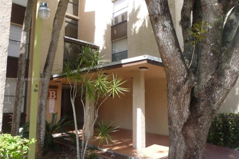 Condominio en venta en Miami, Florida, 2 dormitorios, 84.17 m2 № 2030643 - foto 2