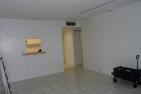 Condominio en venta en Miami, Florida, 2 dormitorios, 84.17 m2 № 2030643 - foto 22
