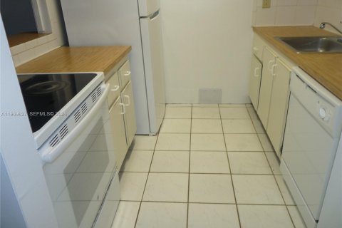 Condominio en venta en Miami, Florida, 2 dormitorios, 84.17 m2 № 2030643 - foto 7