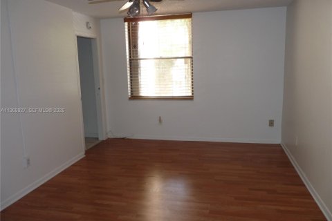 Condominio en venta en Miami, Florida, 2 dormitorios, 84.17 m2 № 2030643 - foto 21