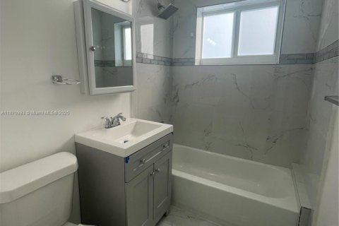 Снять в аренду квартиру в Майами-Бич, Флорида 3 спальни, 102.19м2, № 1924239 - фото 7