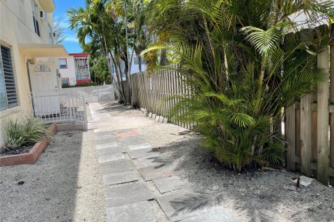 Снять в аренду квартиру в Майами-Бич, Флорида 3 спальни, 102.19м2, № 1924239 - фото 12