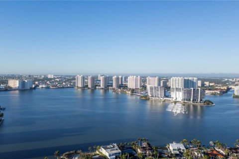 Condo in Sunny Isles Beach, Florida, 4 bedrooms  № 2194230 - photo 9