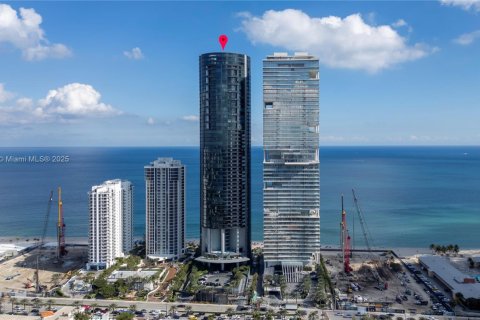 Condo in Sunny Isles Beach, Florida, 4 bedrooms  № 2194230