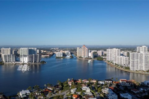 Condo in Sunny Isles Beach, Florida, 4 bedrooms  № 2194230 - photo 10