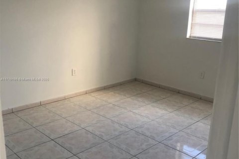 Condominio en venta en Miami, Florida, 2 dormitorios, 82.96 m2 № 1934229 - foto 2