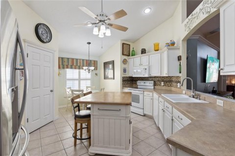 Villa ou maison à vendre à Orlando, Floride: 4 chambres, 176.98 m2 № 2149460 - photo 2