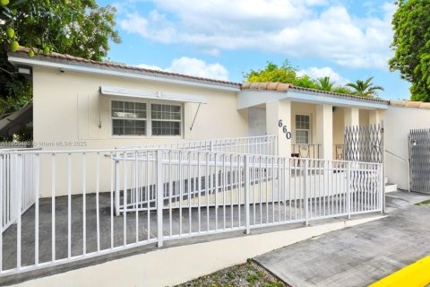 Commercial property in Miami Springs, Florida № 2081956 - photo 2