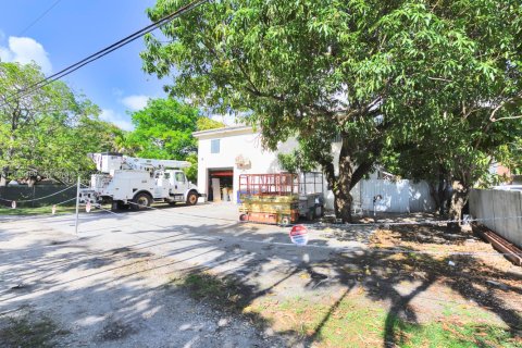 Commercial property in Miami Springs, Florida № 2081956 - photo 5