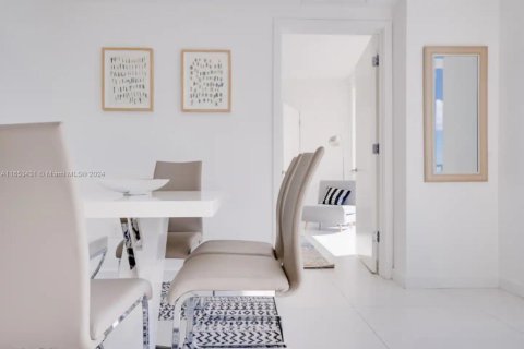 Copropriété à louer à Miami, Floride: 2 chambres, 87.7 m2 № 1977901 - photo 6