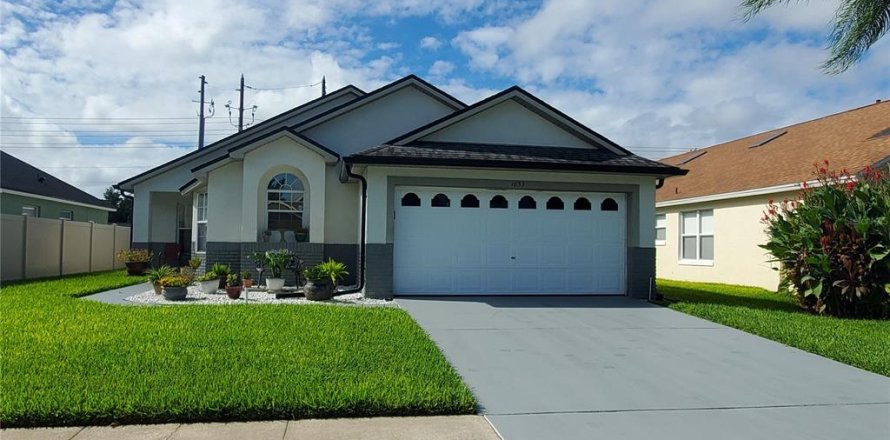 Casa en Kissimmee, Florida 5 dormitorios, 173.17 m2 № 1908700