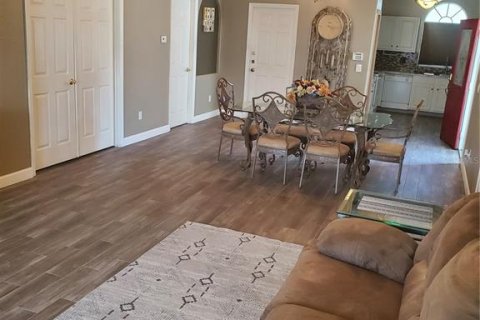 Casa en venta en Kissimmee, Florida, 5 dormitorios, 173.17 m2 № 1908700 - foto 7