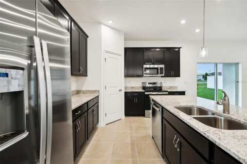House in Eagle Lake, Florida 4 bedrooms, 185.9 sq.m. № 1916983 - photo 9