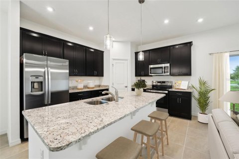 House in Eagle Lake, Florida 4 bedrooms, 185.9 sq.m. № 1916983 - photo 7