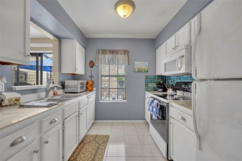 Adosado en venta en Casselberry, Florida, 2 dormitorios, 113.62 m2 № 2204283 - foto 14