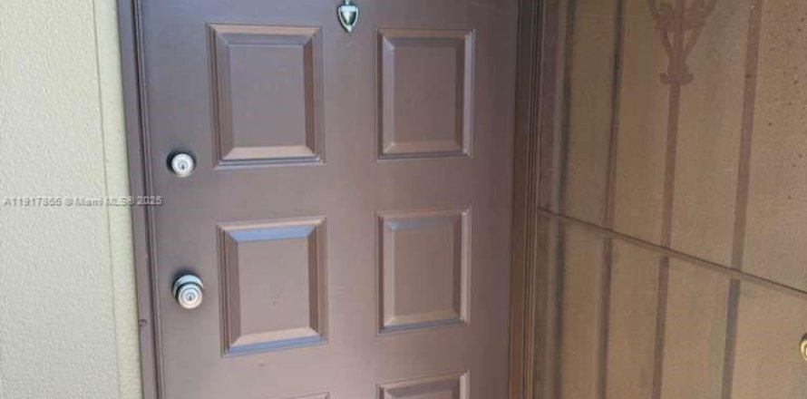 Condo in Pembroke Pines, Florida, 2 bedrooms № 1974999