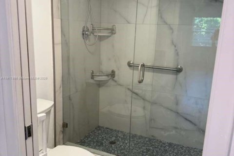 Condo in Pembroke Pines, Florida, 2 bedrooms № 1974999 - photo 19