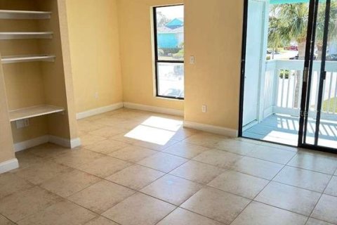 Condominio en venta en Palm Harbor, Florida, 2 dormitorios, 83.43 m2 № 2198319 - foto 6