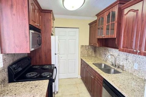 Condominio en venta en Palm Harbor, Florida, 2 dormitorios, 83.43 m2 № 2198319 - foto 14
