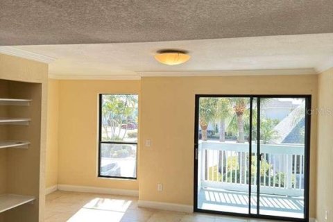 Condominio en venta en Palm Harbor, Florida, 2 dormitorios, 83.43 m2 № 2198319 - foto 8