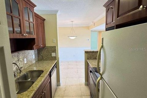 Condominio en venta en Palm Harbor, Florida, 2 dormitorios, 83.43 m2 № 2198319 - foto 17