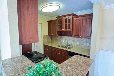 Condominio en venta en Palm Harbor, Florida, 2 dormitorios, 83.43 m2 № 2198319 - foto 12