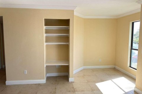 Condominio en venta en Palm Harbor, Florida, 2 dormitorios, 83.43 m2 № 2198319 - foto 7