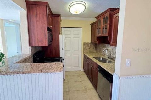 Condominio en venta en Palm Harbor, Florida, 2 dormitorios, 83.43 m2 № 2198319 - foto 13