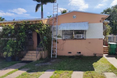 Propiedad comercial en venta en Miami, Florida, 118.08 m2 № 1987692 - foto 1