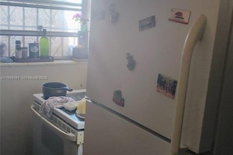 Propiedad comercial en venta en Miami, Florida, 118.08 m2 № 1987692 - foto 5