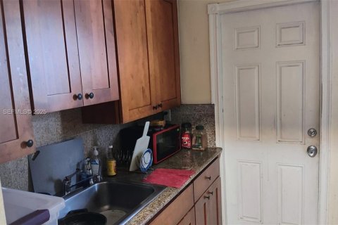 Propiedad comercial en venta en Miami, Florida, 118.08 m2 № 1987692 - foto 6