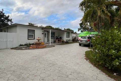 House in Homestead, Florida 5 bedrooms, 180.6 sq.m. № 2063355 - photo 2