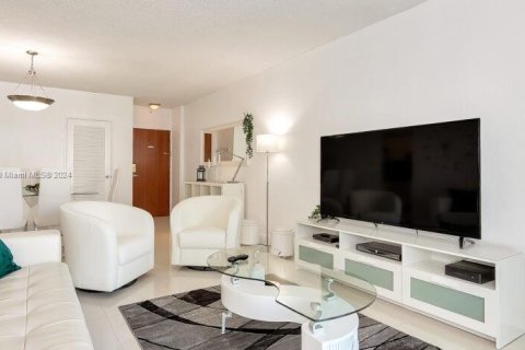 Condominio en venta en Hollywood, Florida, 1 dormitorio, 73.3 m2 № 1864370 - foto 14