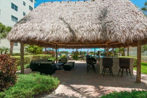 Condominio en venta en Hollywood, Florida, 1 dormitorio, 73.3 m2 № 1864370 - foto 17