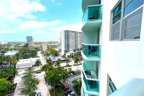 Condominio en venta en Hollywood, Florida, 1 dormitorio, 73.3 m2 № 1864370 - foto 3