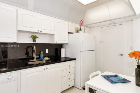 Condominio en venta en Hollywood, Florida, 1 dormitorio, 73.3 m2 № 1864370 - foto 6