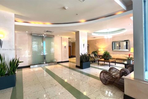 Condominio en venta en Hollywood, Florida, 1 dormitorio, 73.3 m2 № 1864370 - foto 16