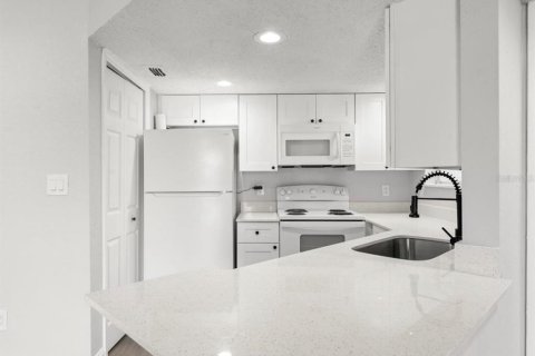 Apartamento en alquiler en Orlando, Florida, 2 dormitorios, 80.27 m2 № 1815678 - foto 12