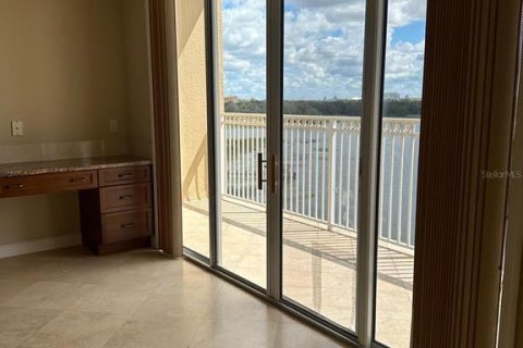 Condominio en venta en Orlando, Florida, 4 dormitorios, 278.71 m2 № 2129675 - foto 17