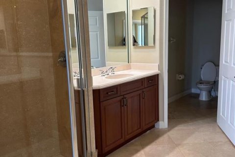 Condominio en venta en Orlando, Florida, 4 dormitorios, 278.71 m2 № 2129675 - foto 21